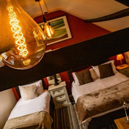 The Dolphin Hotel Chard Esterno foto
