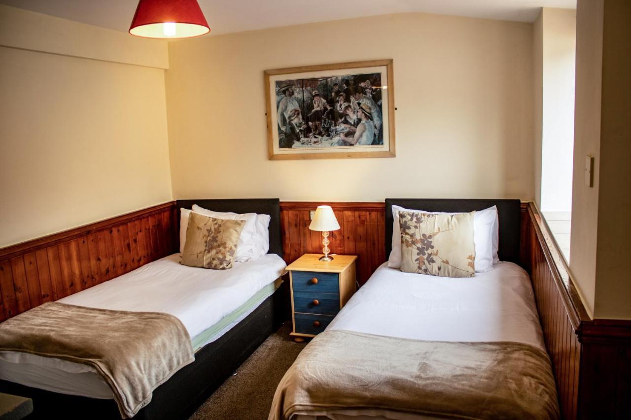 The Dolphin Hotel Chard Esterno foto
